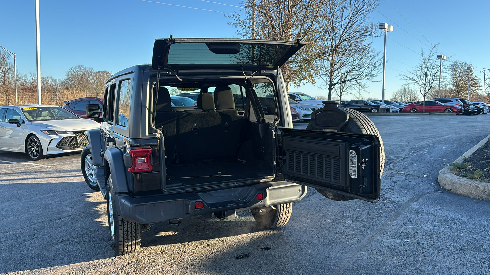 2018 Jeep Wrangler Unlimited Sport S 35