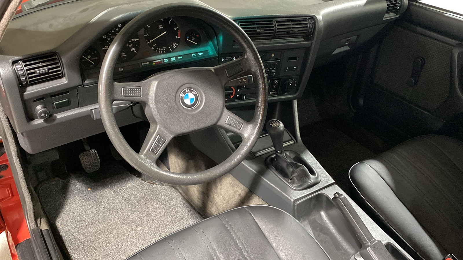 1984 BMW 318i  17