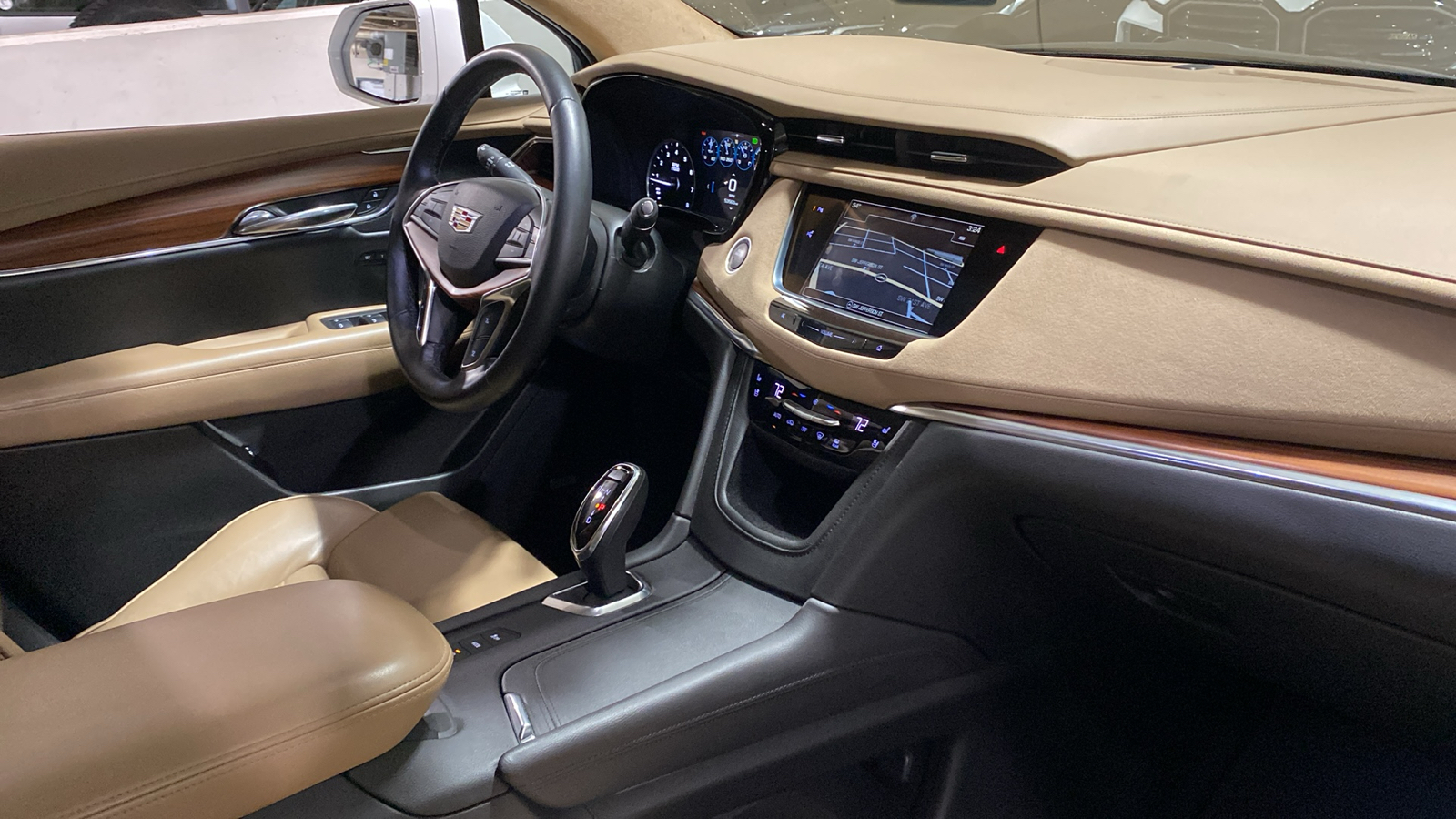 2017 Cadillac XT5 Platinum AWD 32