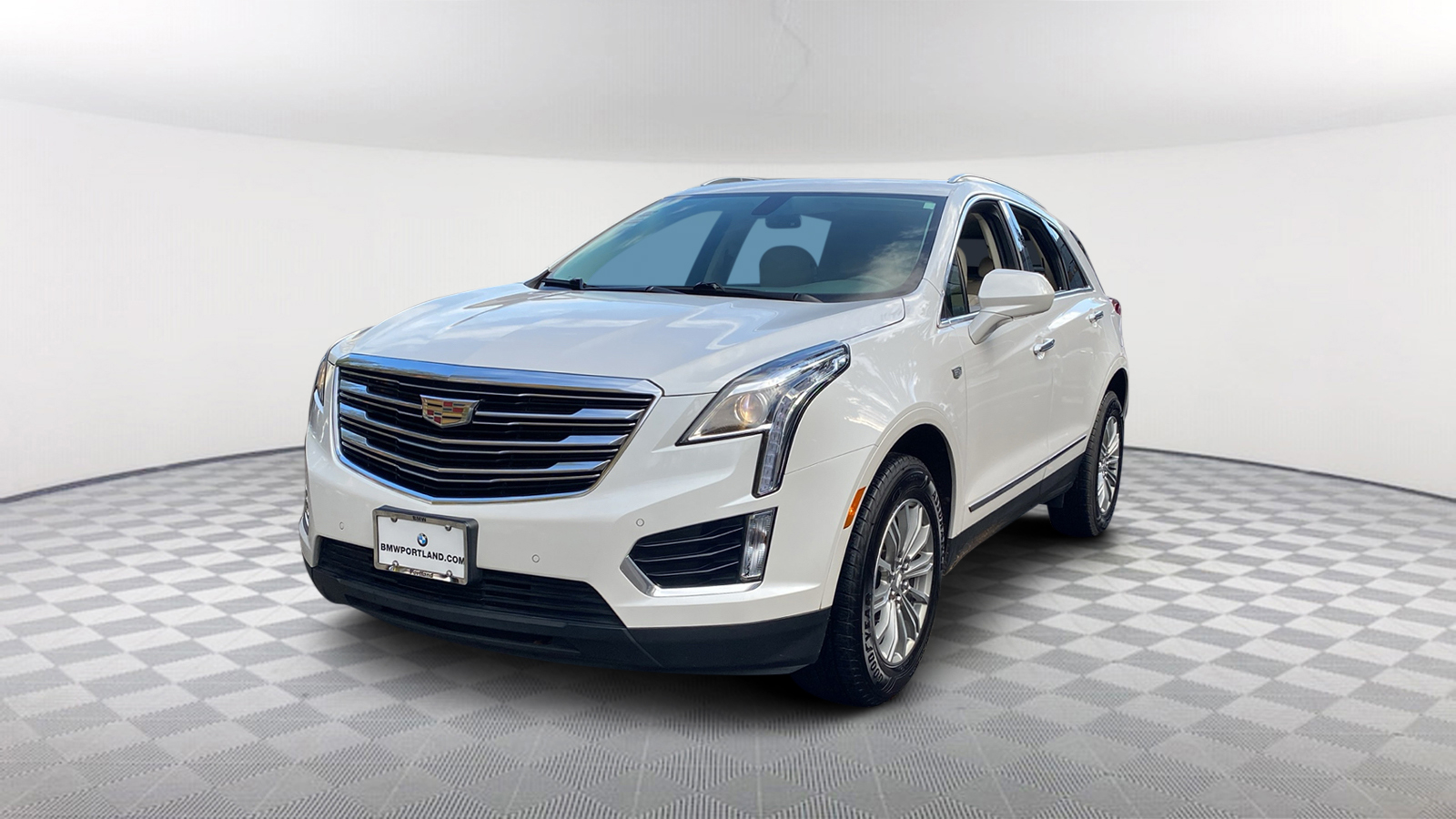 2018 Cadillac XT5 Luxury FWD 1