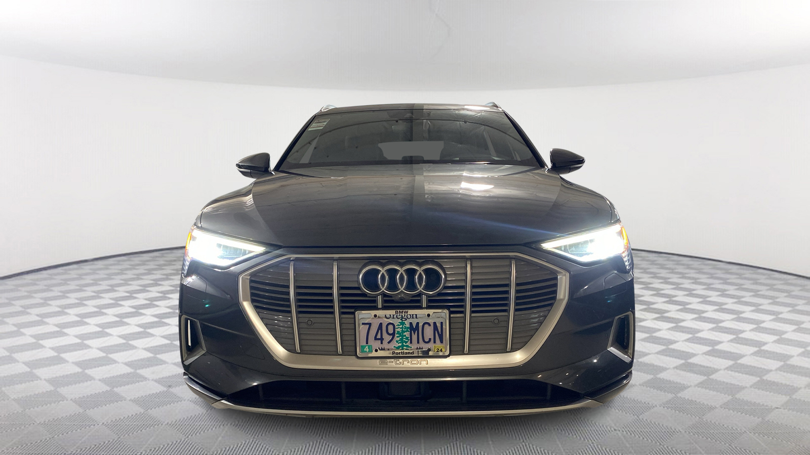 2019 Audi e-tron Prestige 2