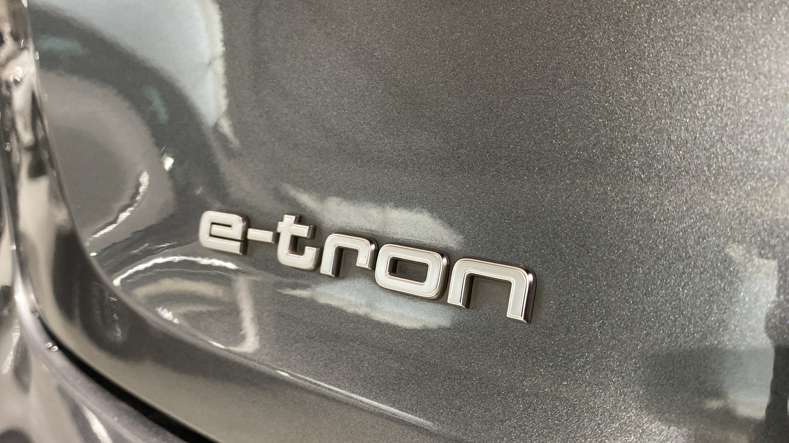 2019 Audi e-tron Prestige 8