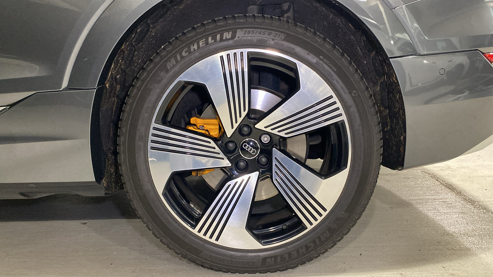 2019 Audi e-tron Prestige 9