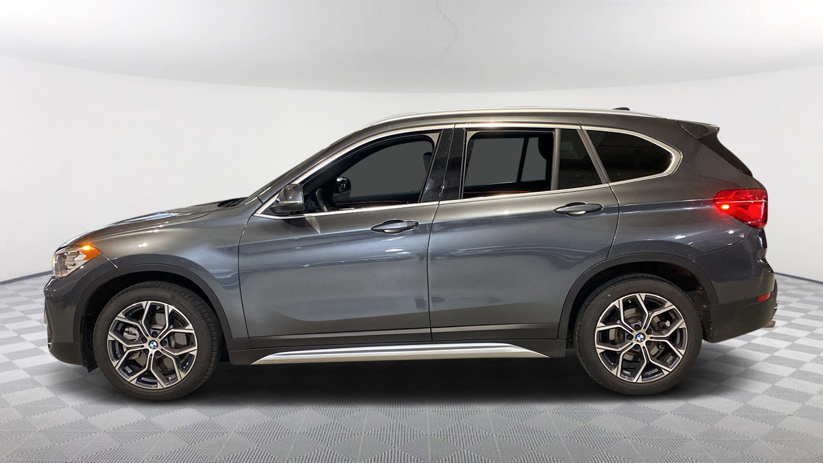 2021 BMW X1 xDrive28i 3