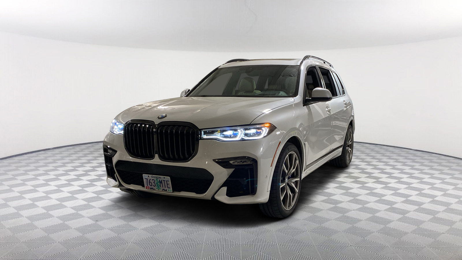 2021 BMW X7 M50i 1
