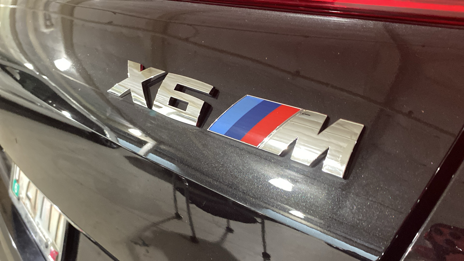 2022 BMW X6 M  8