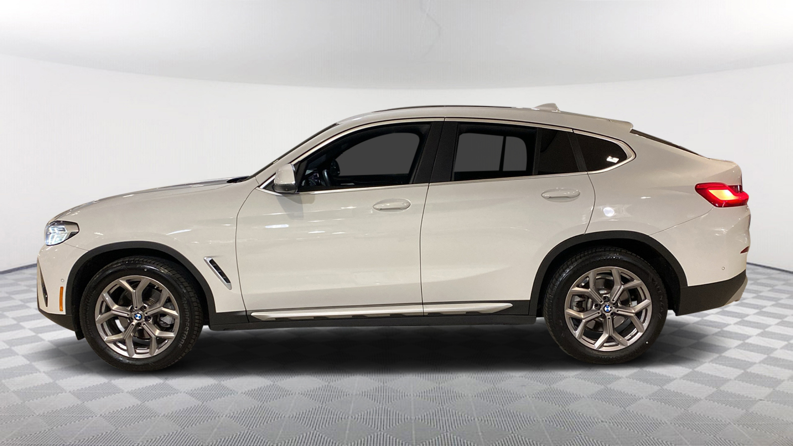 2022 BMW X4 xDrive30i 3