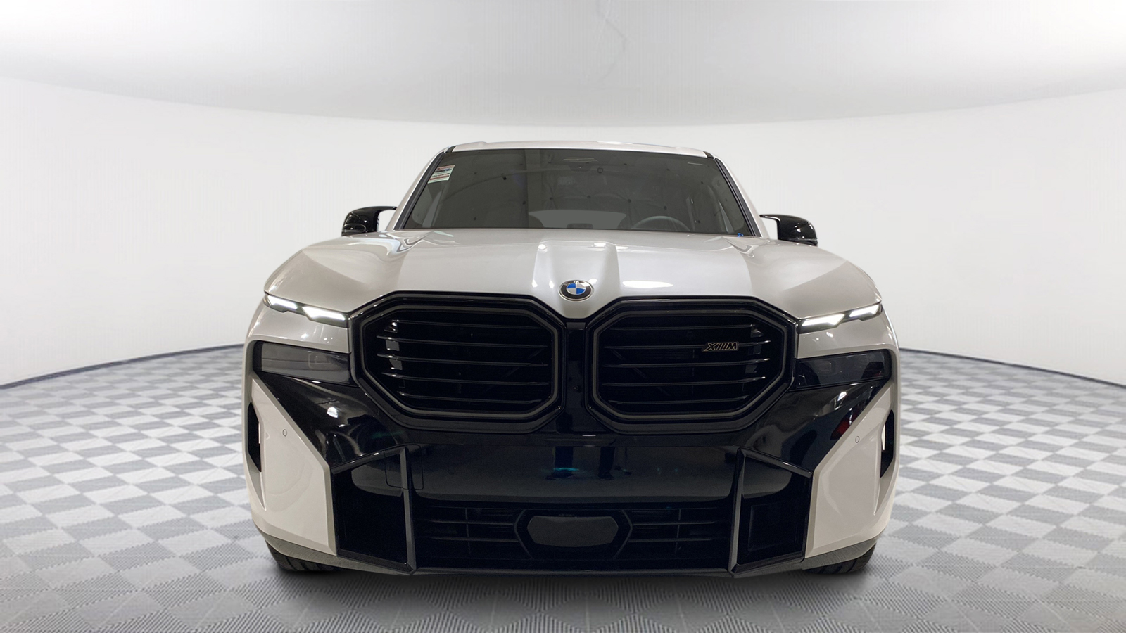 2023 BMW XM  2