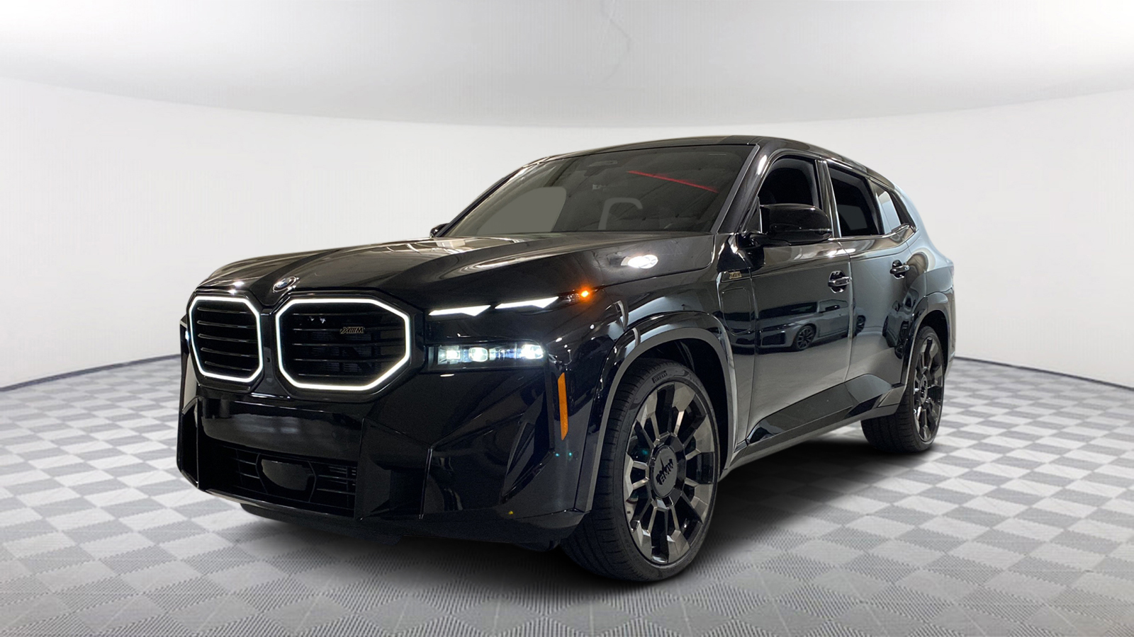 2023 BMW XM  1