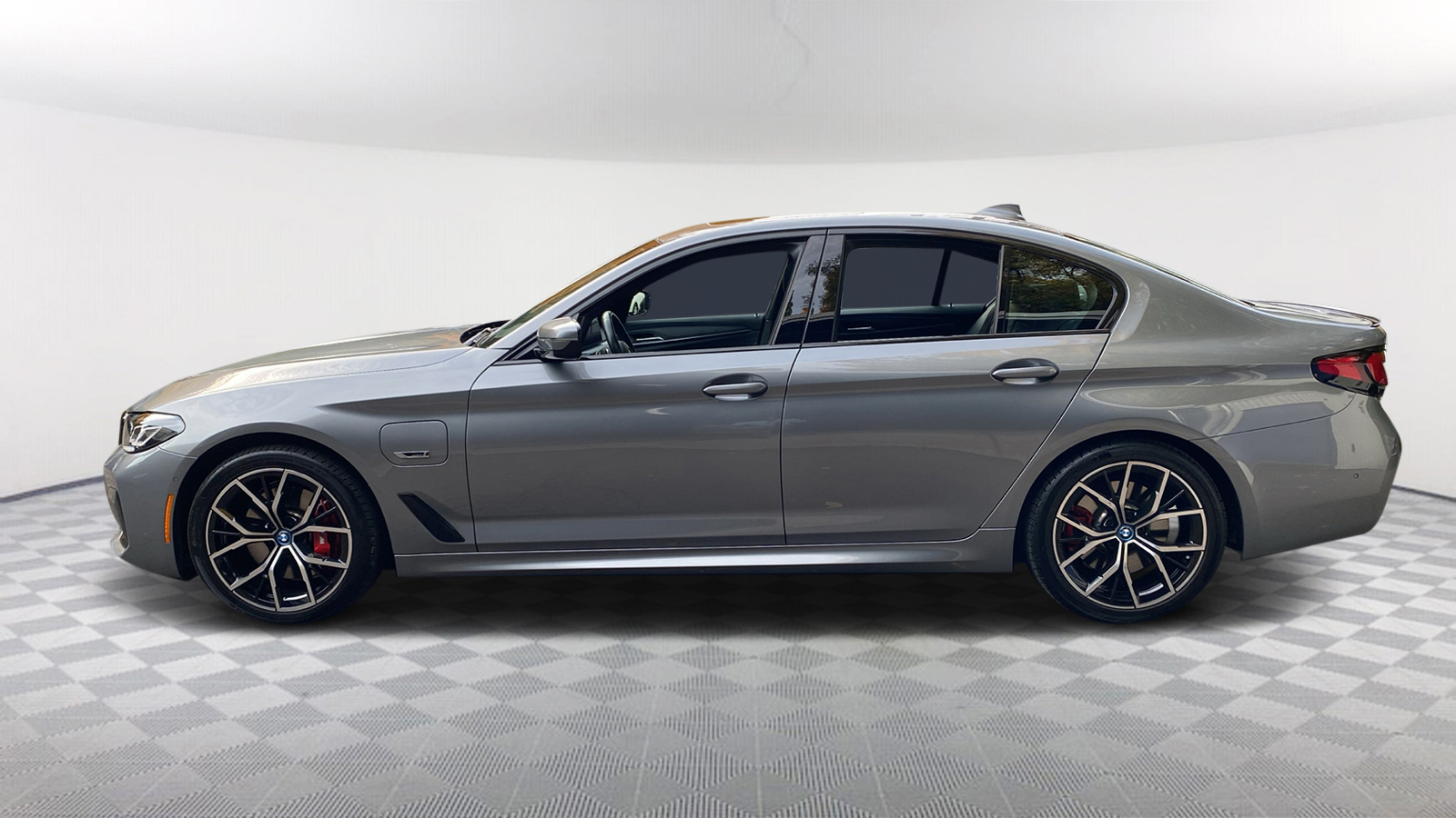 2023 BMW 5 Series 530e xDrive 3