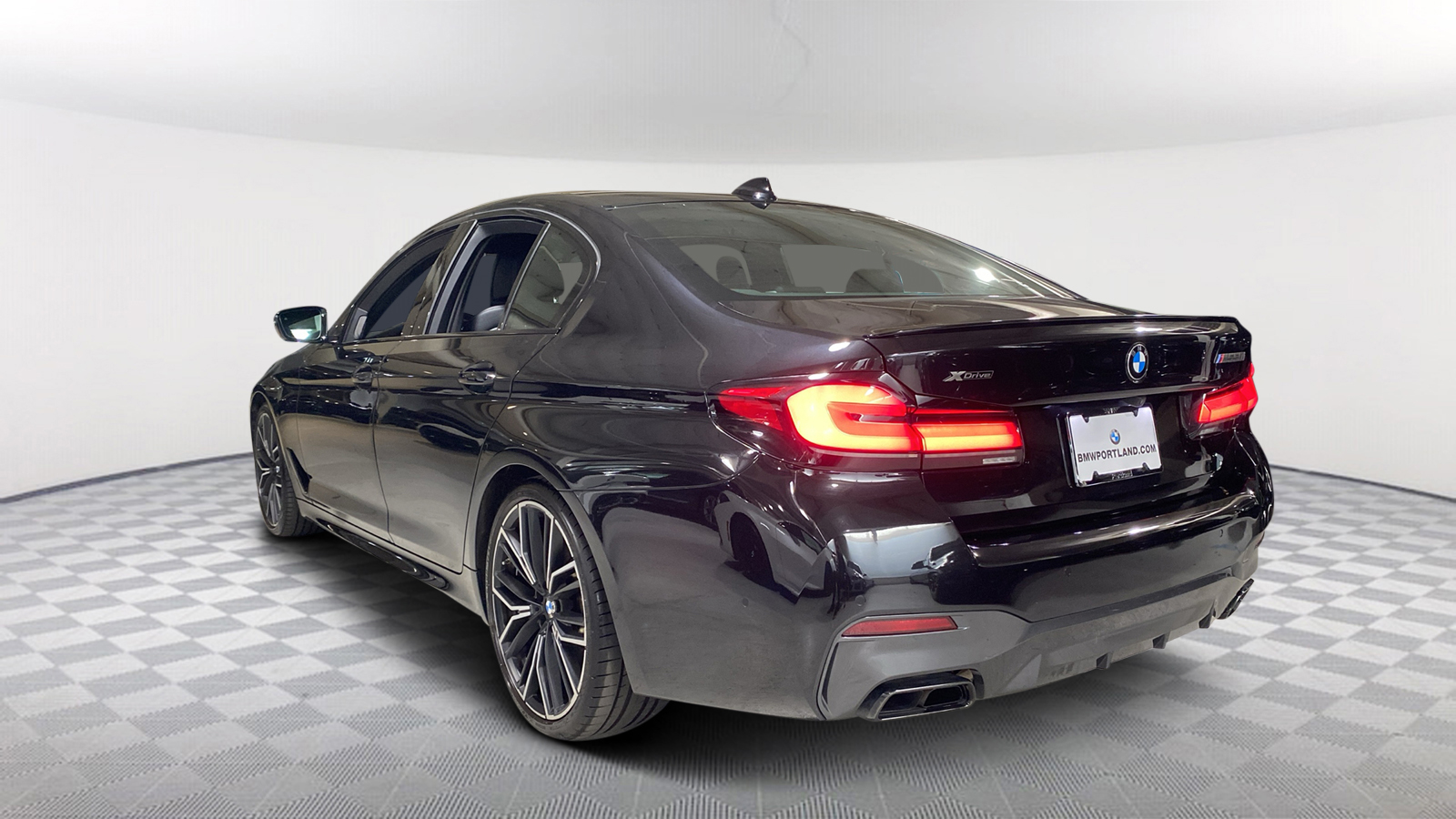 2023 BMW 5 Series M550i xDrive 4