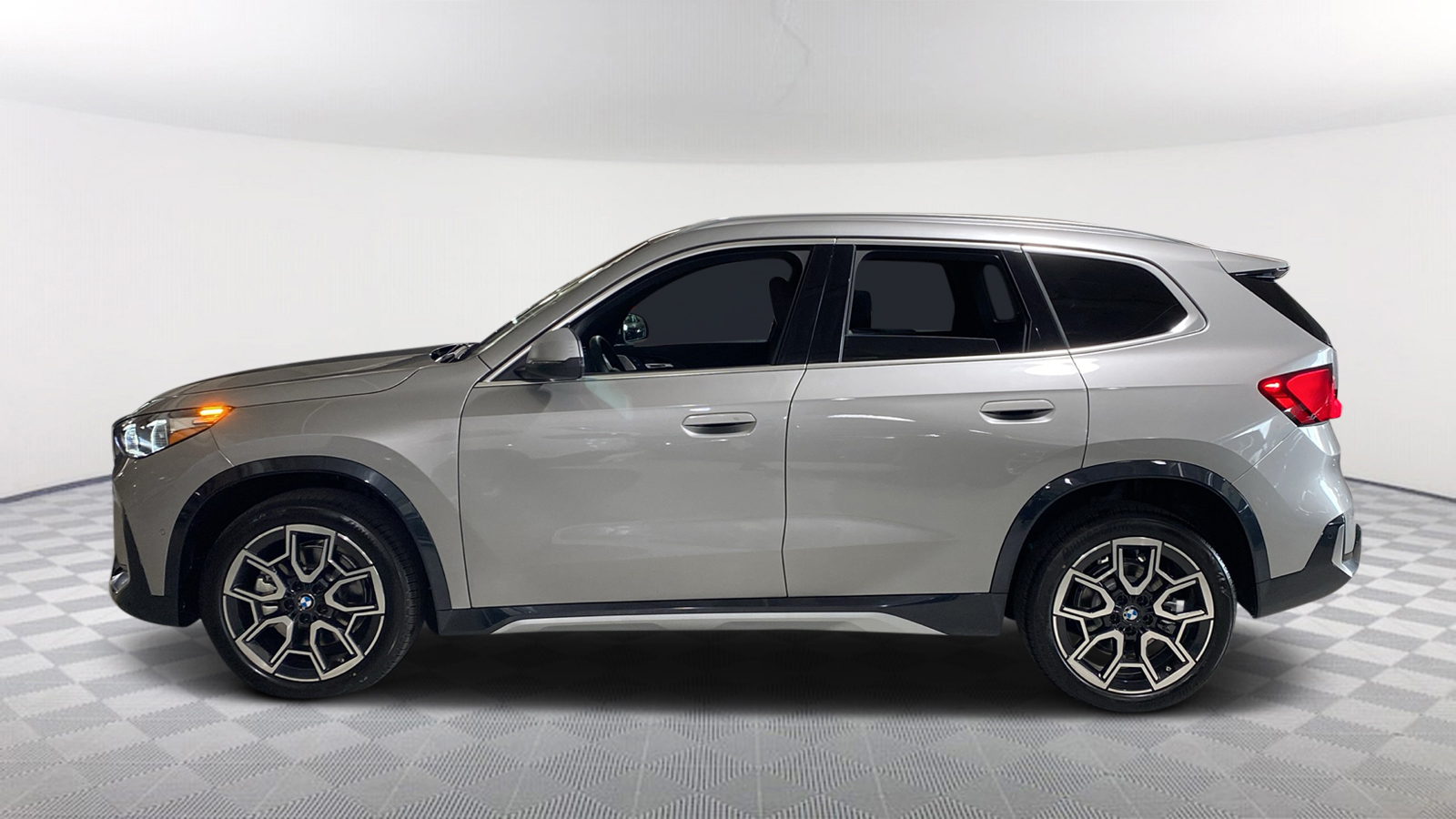 2024 BMW X1 xDrive28i 3