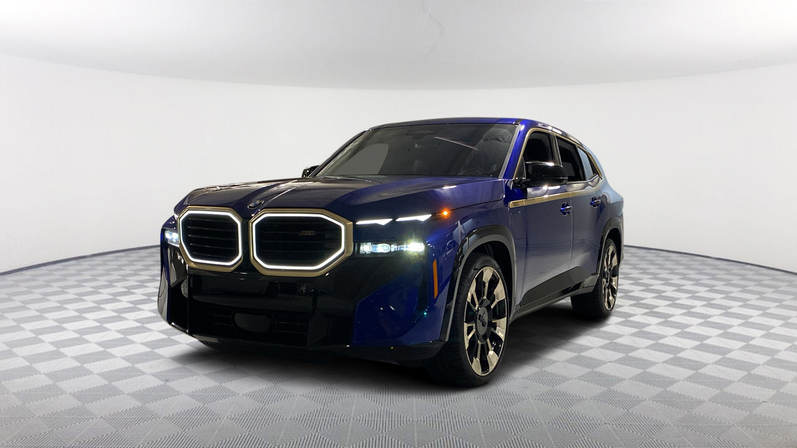 2024 BMW XM  1