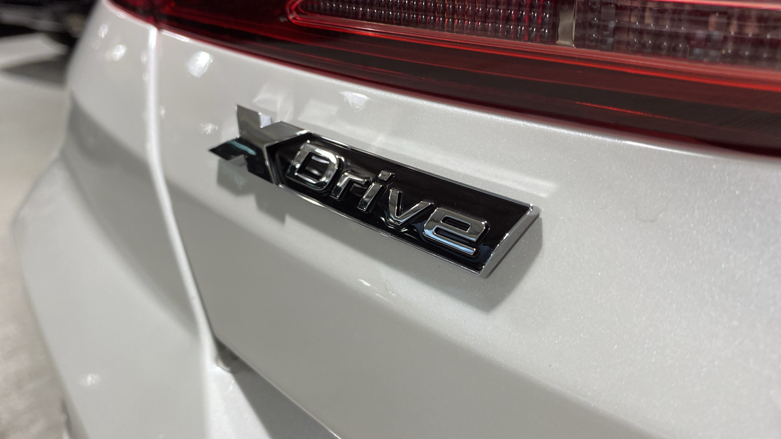 2024 BMW 8 Series M850i xDrive 10