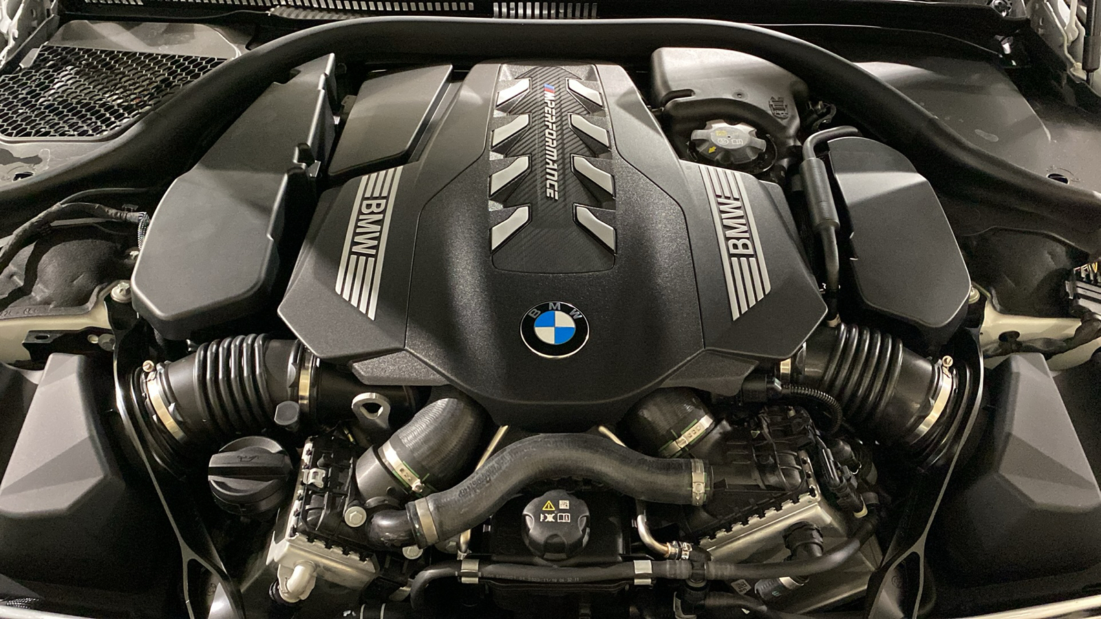 2024 BMW 8 Series M850i xDrive 13