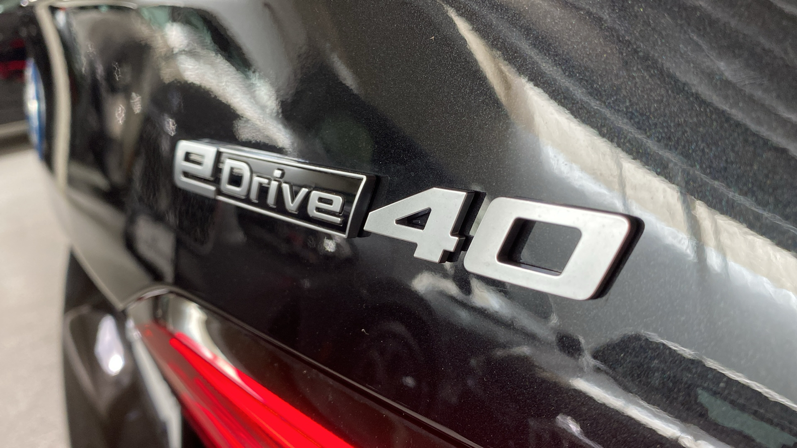 2024 BMW i5 eDrive40 10
