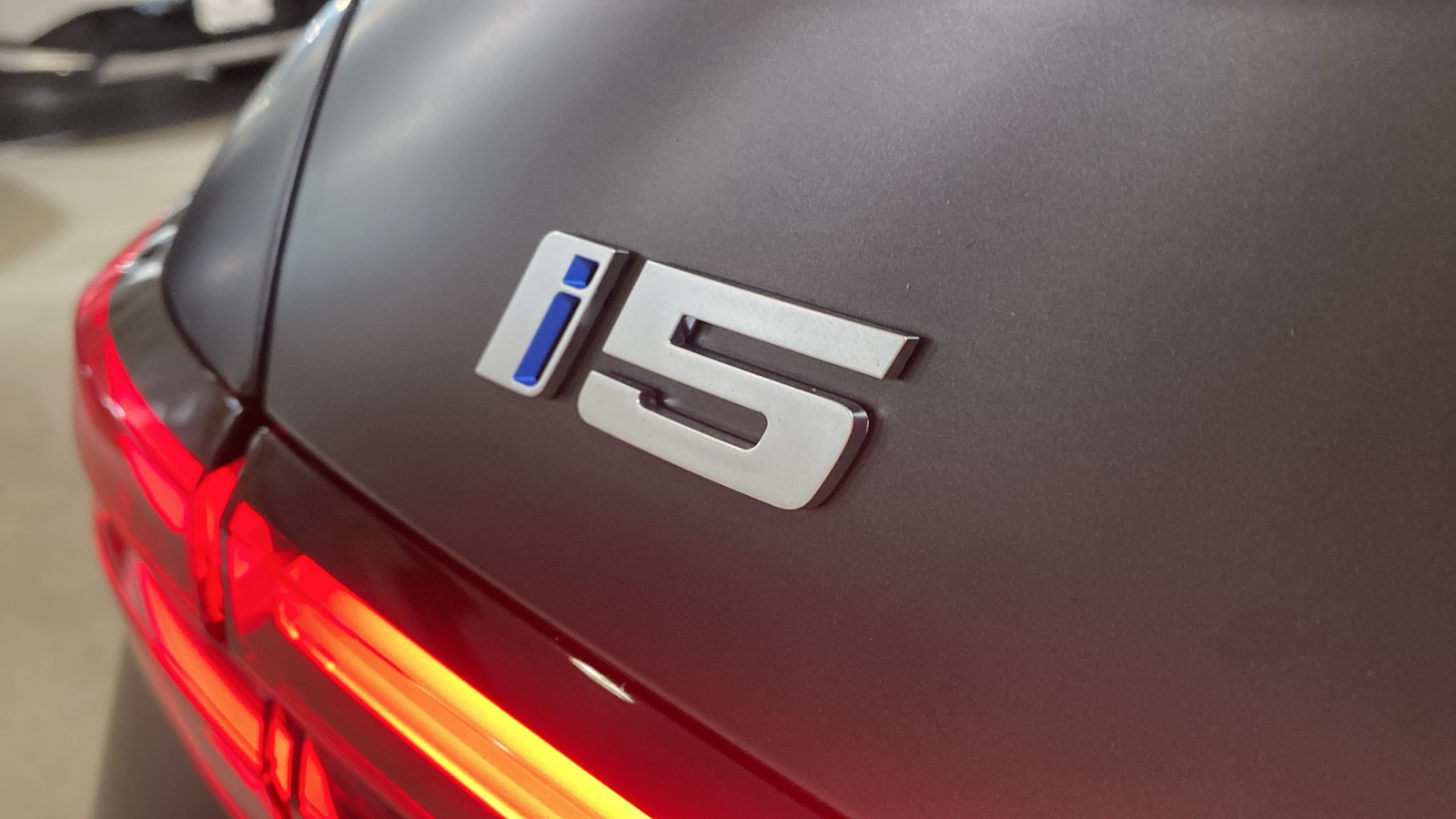 2024 BMW i5 M60 10