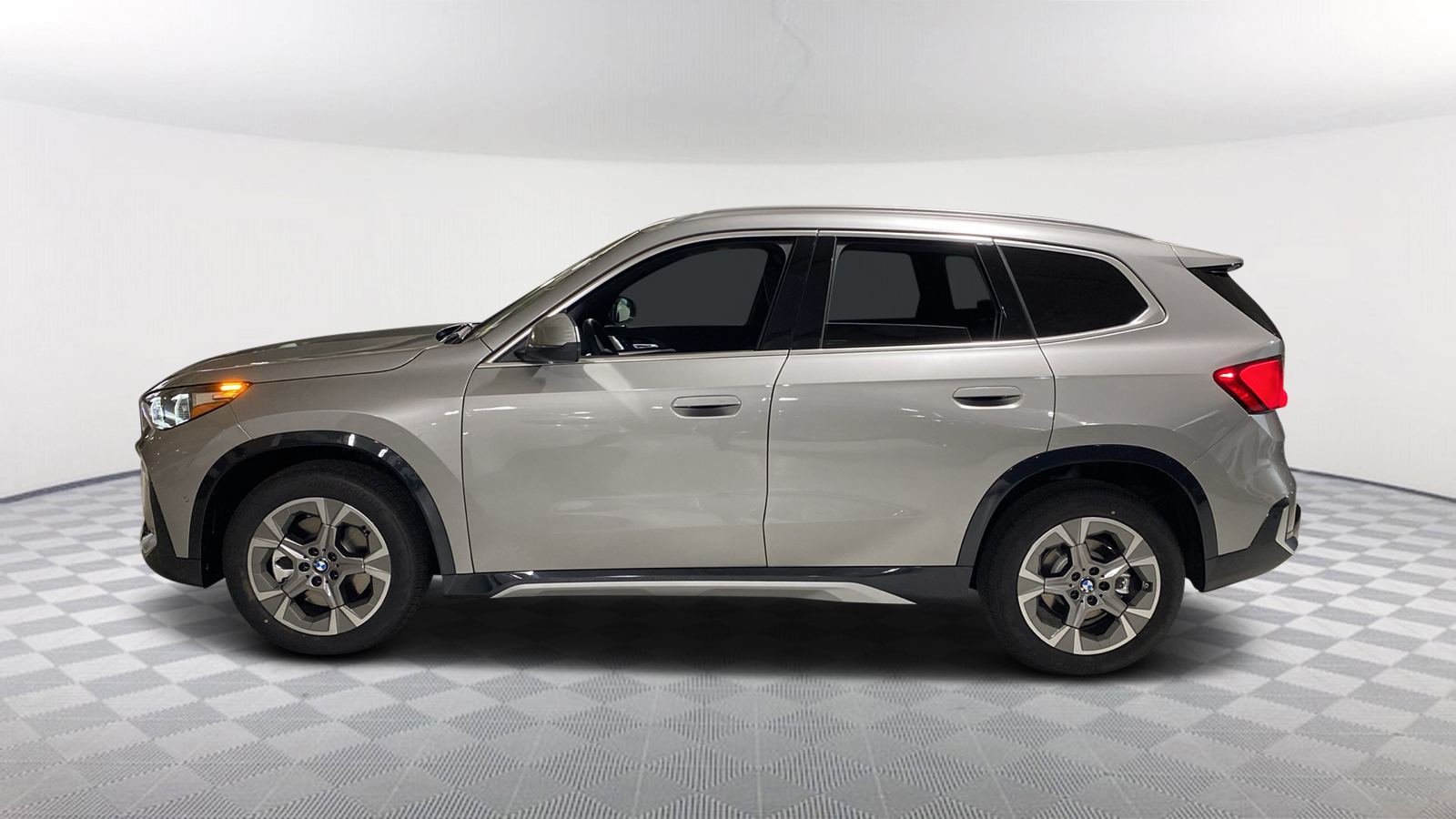 2025 BMW X1 xDrive28i 3