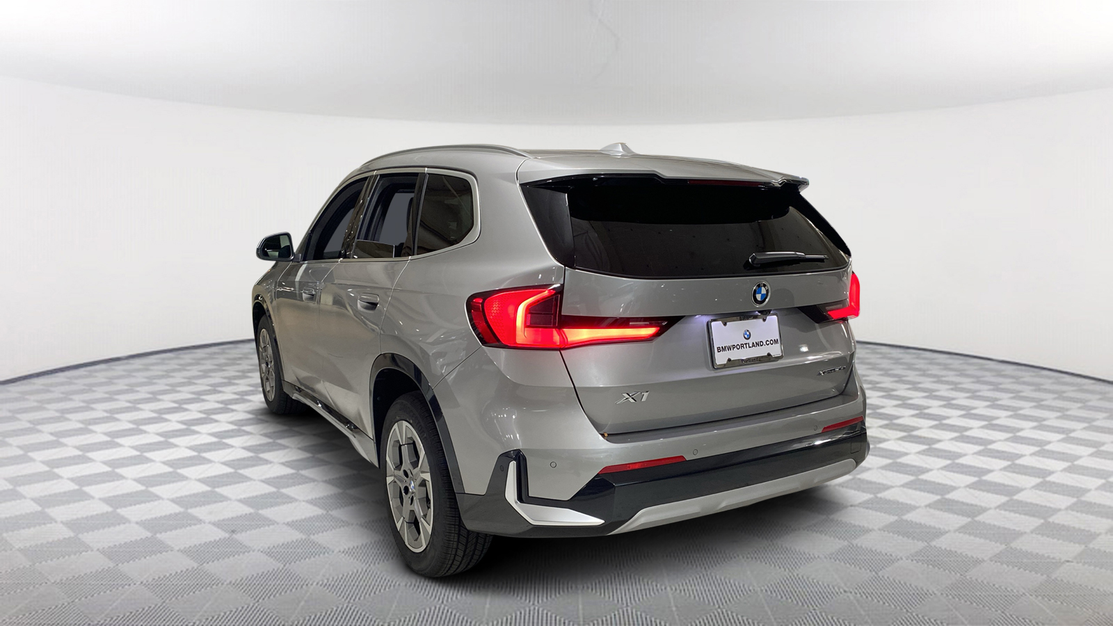 2025 BMW X1 xDrive28i 4