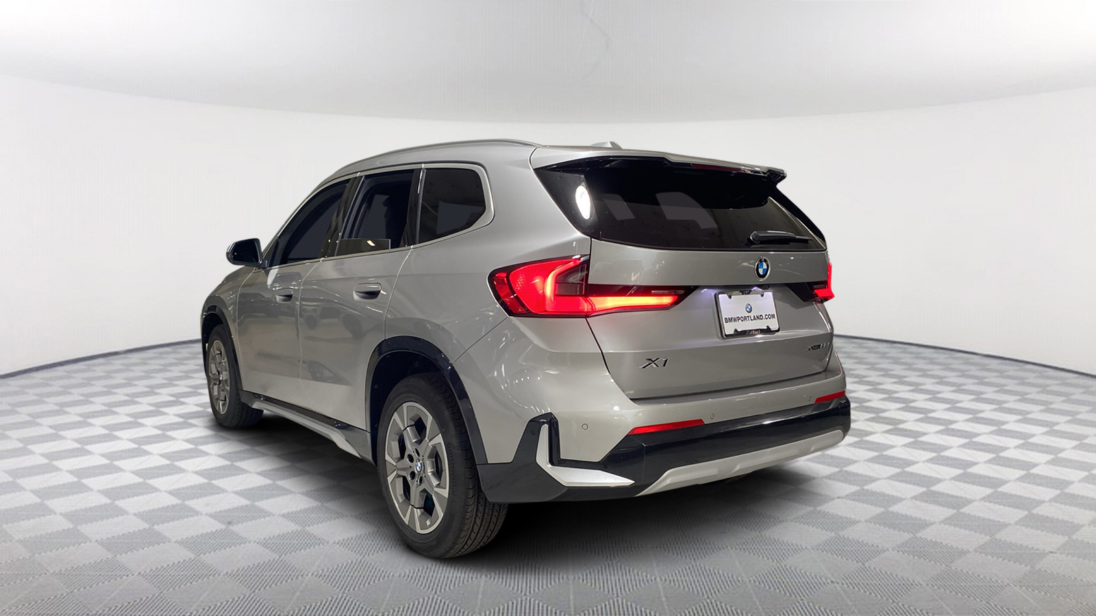 2025 BMW X1 xDrive28i 4