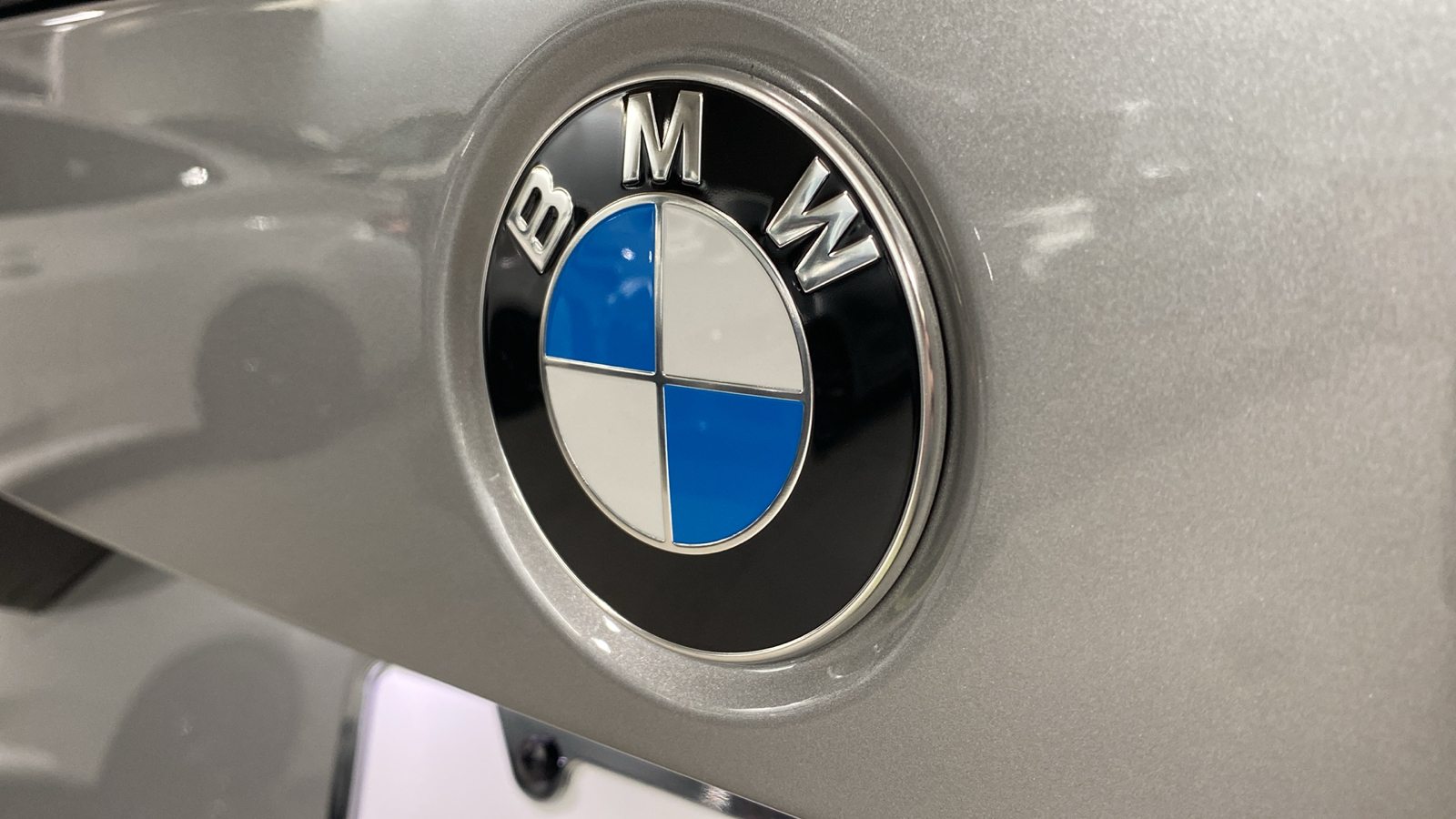 2025 BMW X1 xDrive28i 8