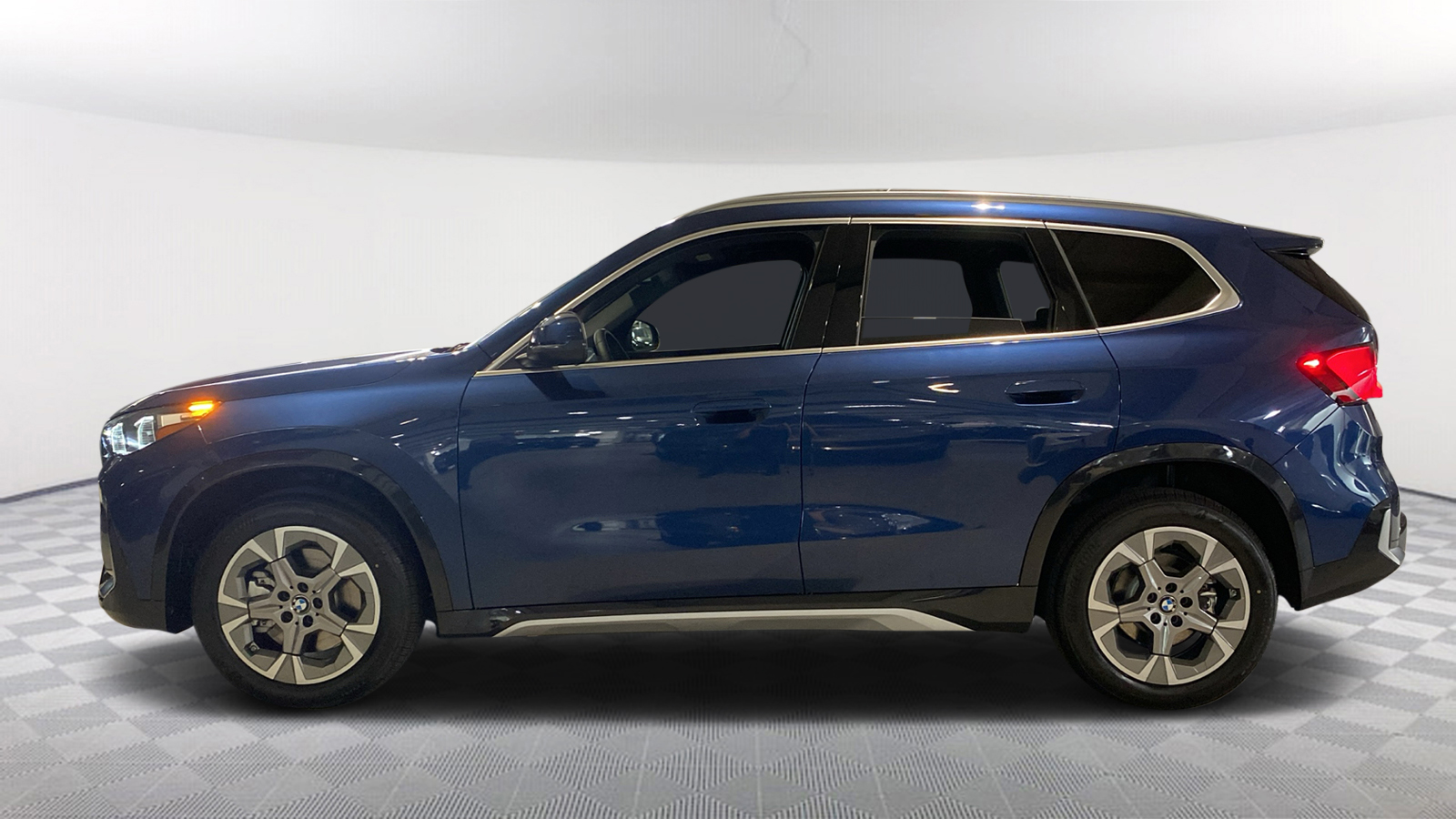 2025 BMW X1 xDrive28i 3