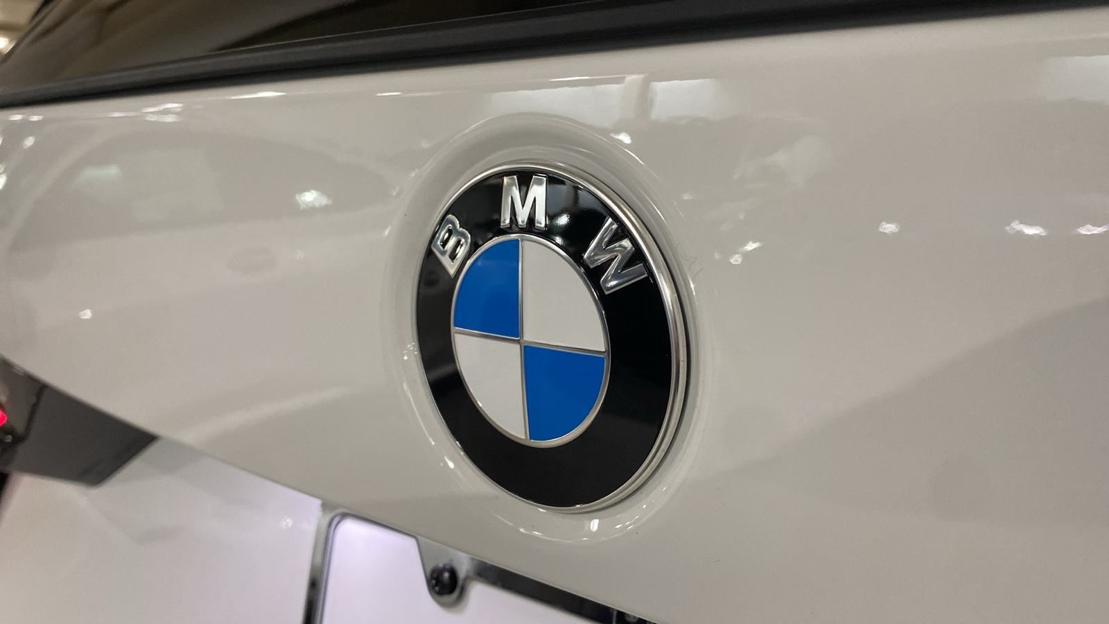 2025 BMW X1 xDrive28i 8