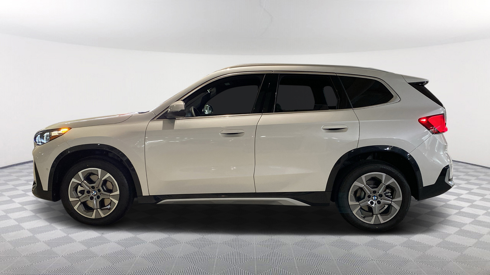 2025 BMW X1 xDrive28i 3