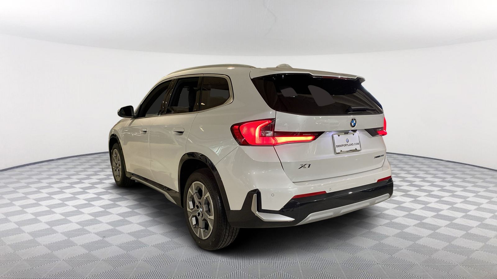 2025 BMW X1 xDrive28i 4