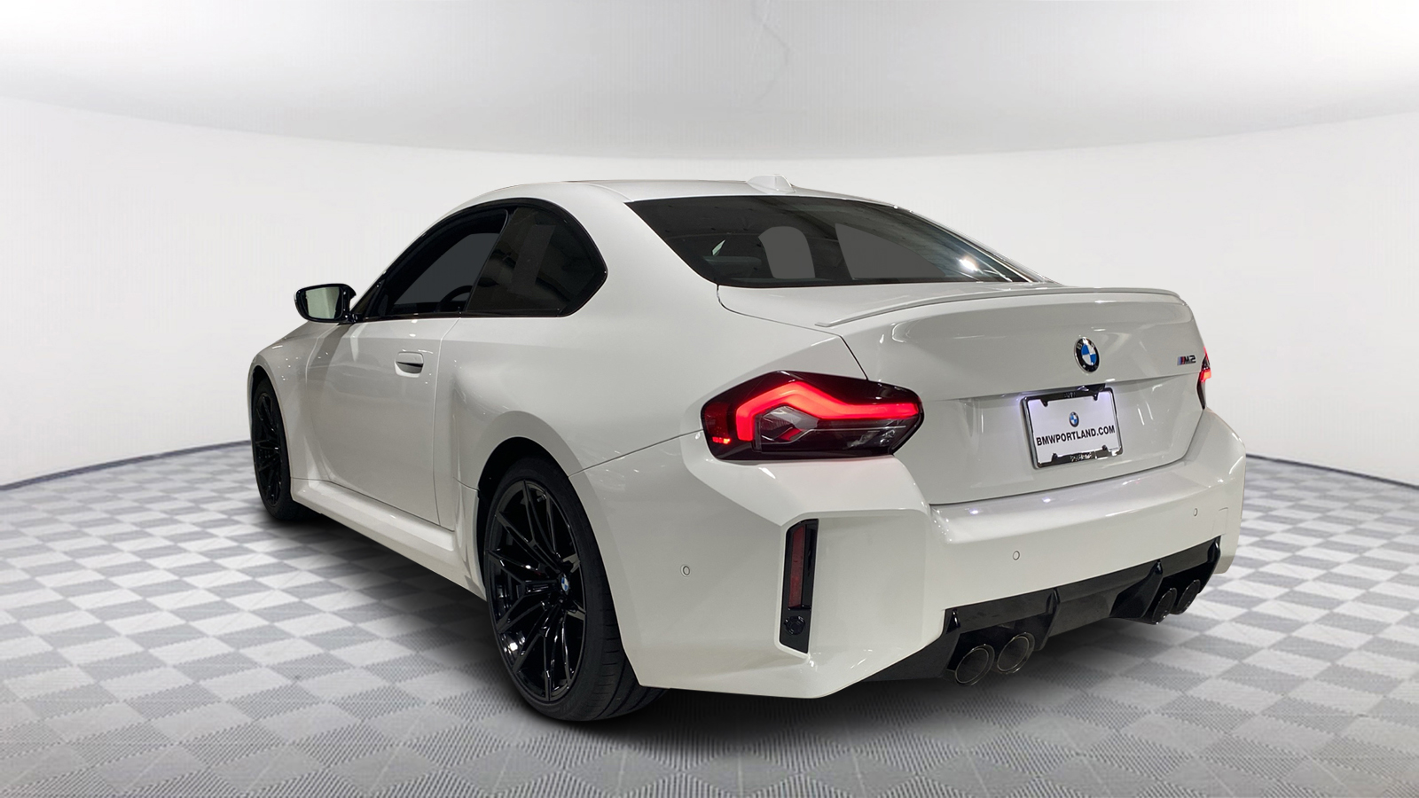 2025 BMW M2  4