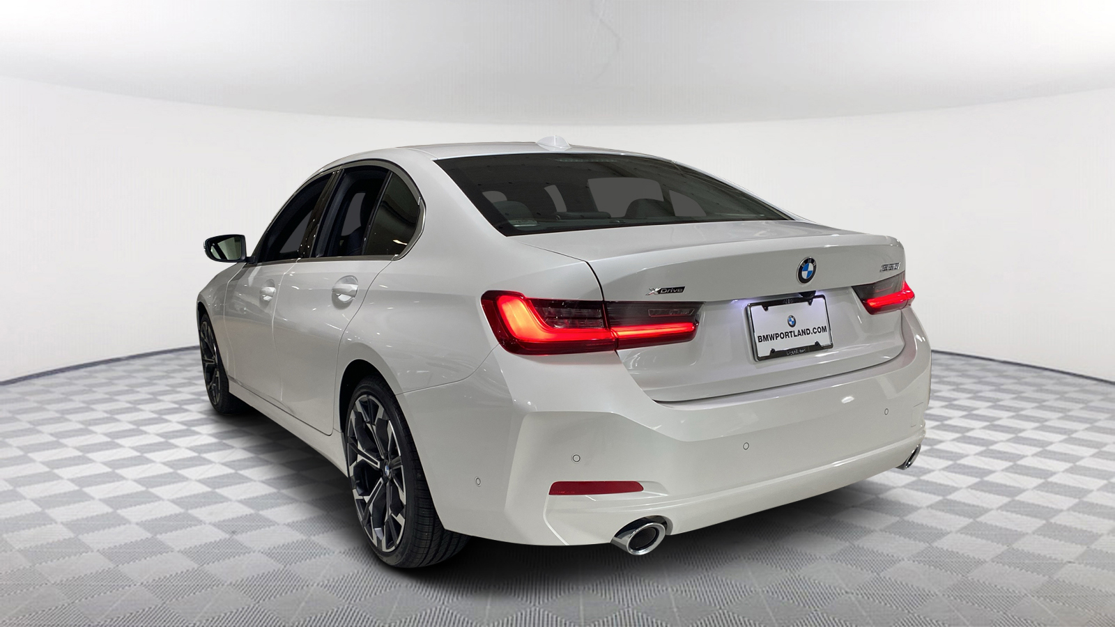 2025 BMW 3 Series 330i xDrive 4