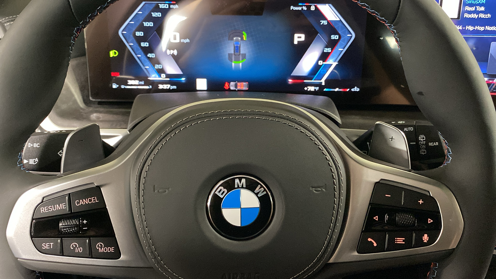 2025 BMW X7 M60i 18