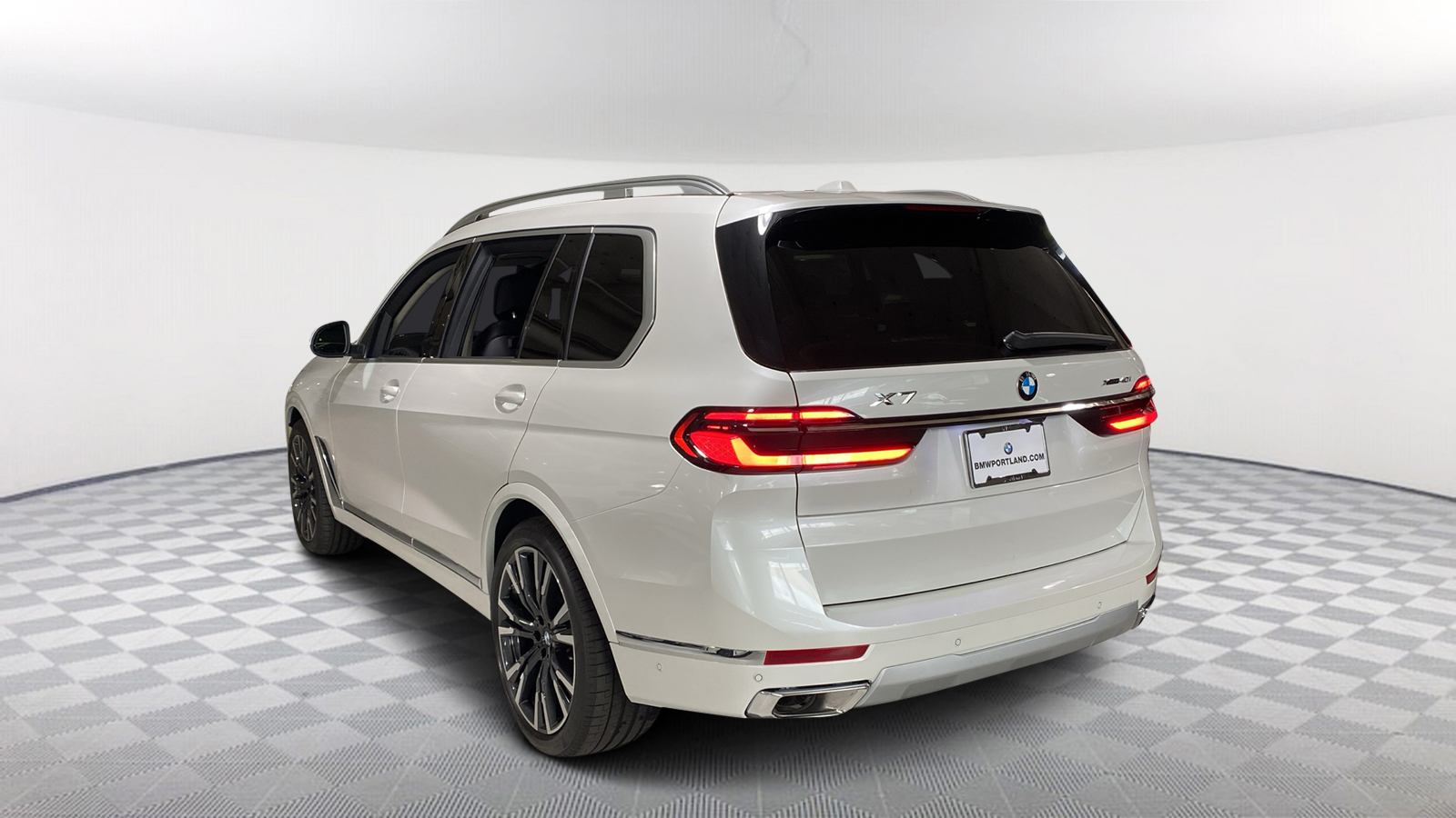 2025 BMW X7 xDrive40i 4