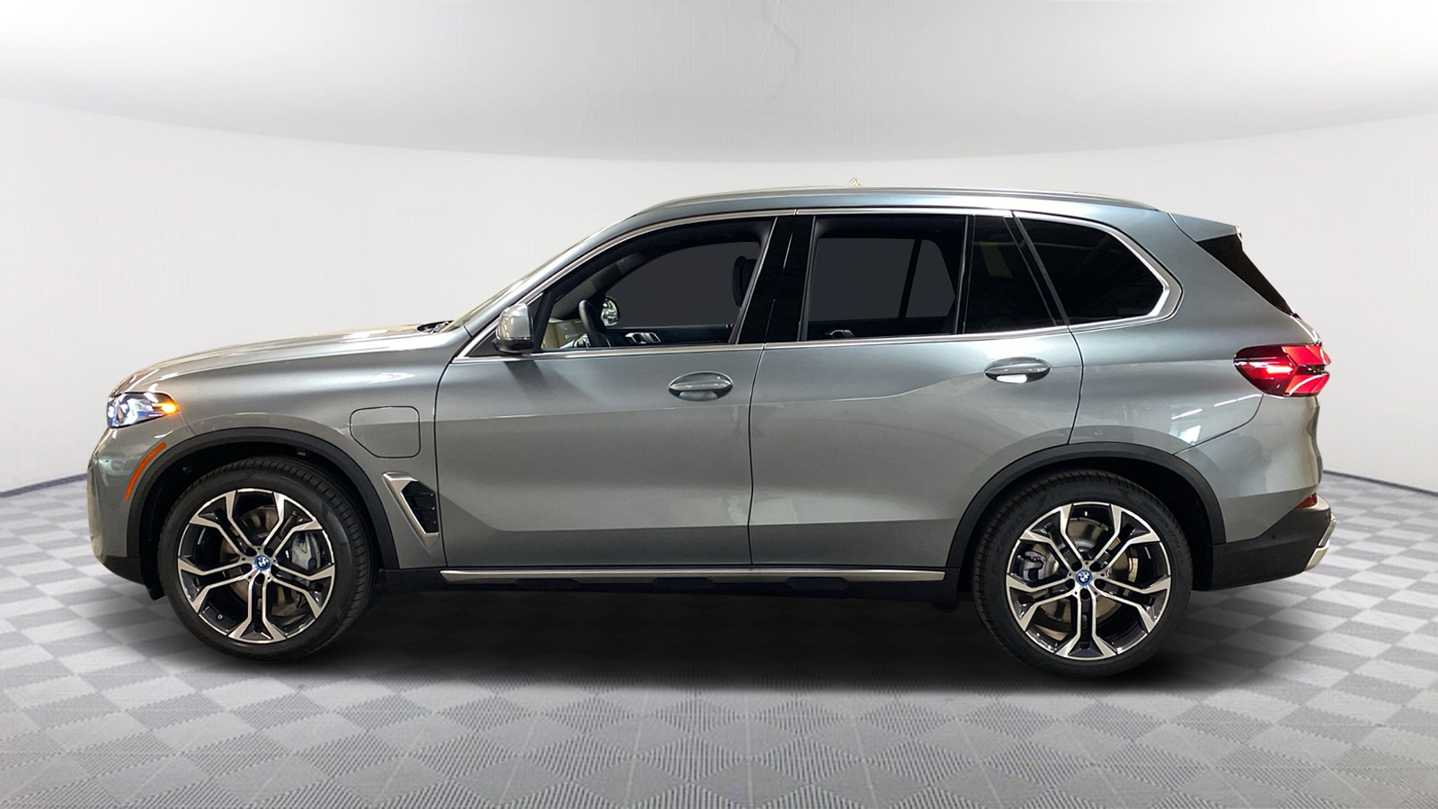 2025 BMW X5 xDrive50e 3