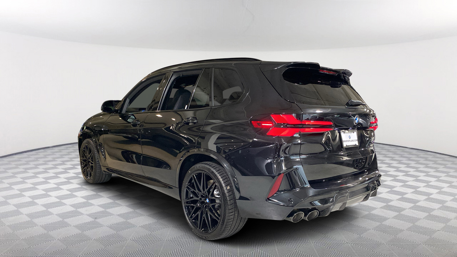 2025 BMW X5 M Competition 4