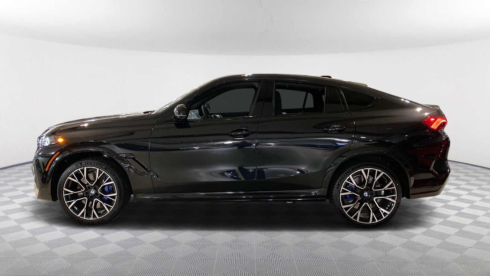 2025 BMW X6 M  3