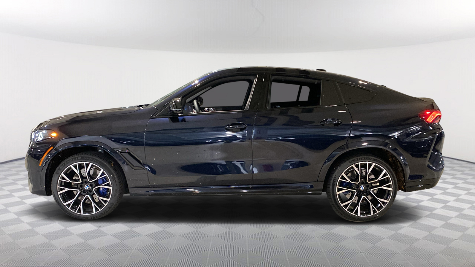 2025 BMW X6 M  3