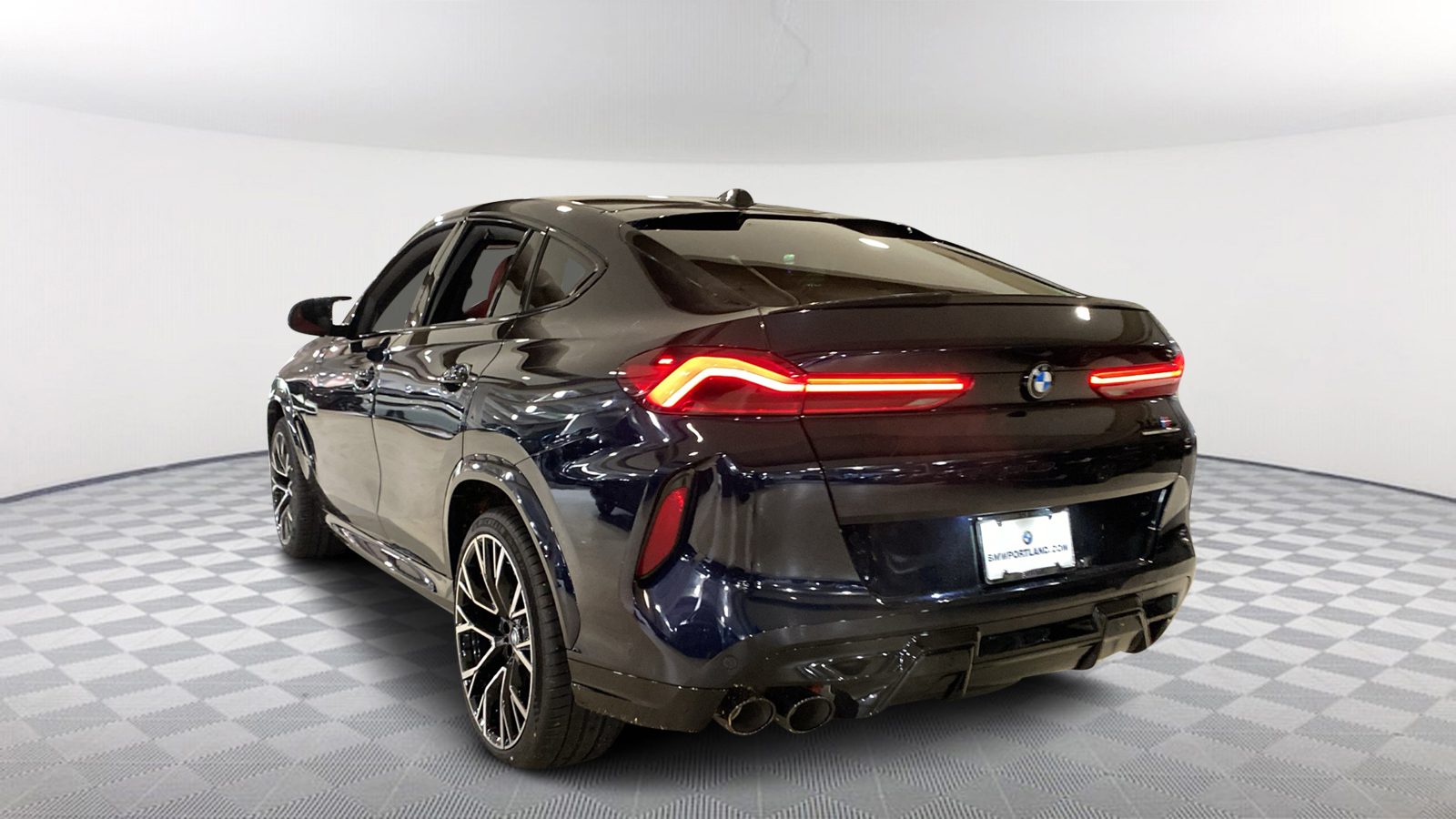 2025 BMW X6 M  4