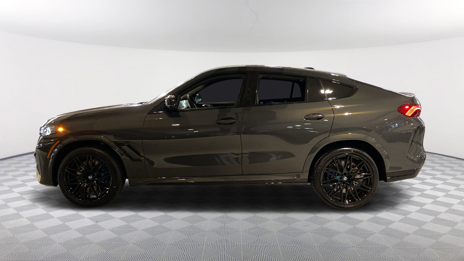 2025 BMW X6 M  3