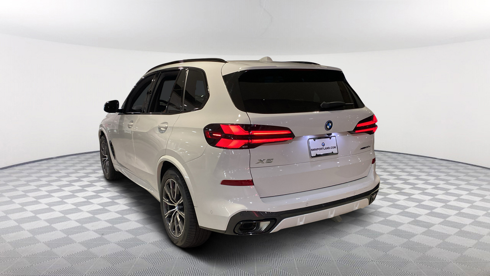 2025 BMW X5 xDrive50e 4