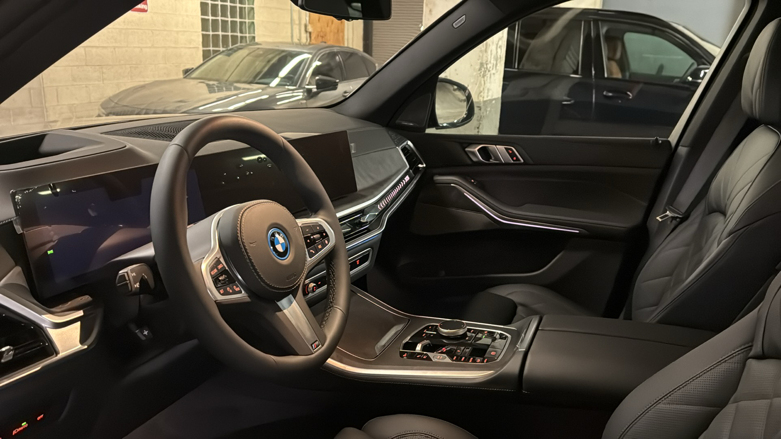 2025 BMW X5 xDrive50e 27