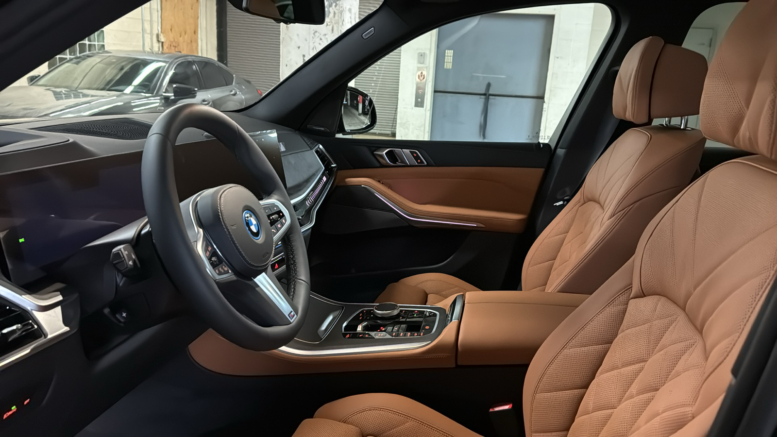 2025 BMW X5 xDrive50e 27