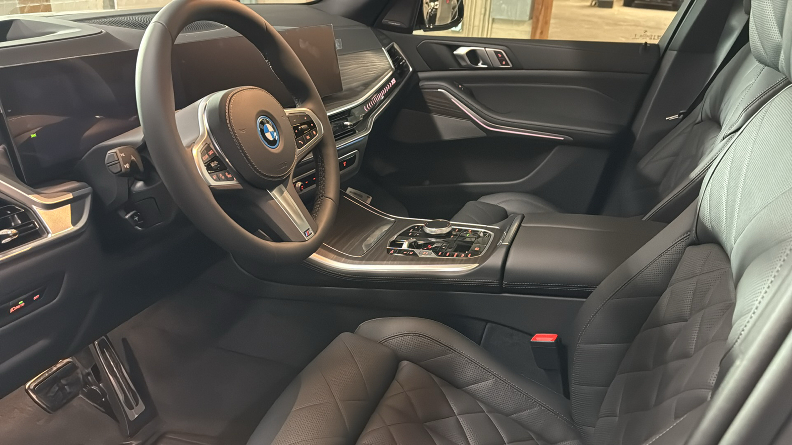 2025 BMW X5 xDrive50e 27