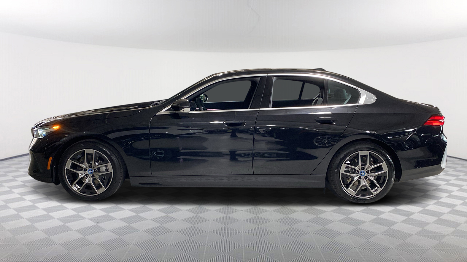 2025 BMW i5 xDrive40 3