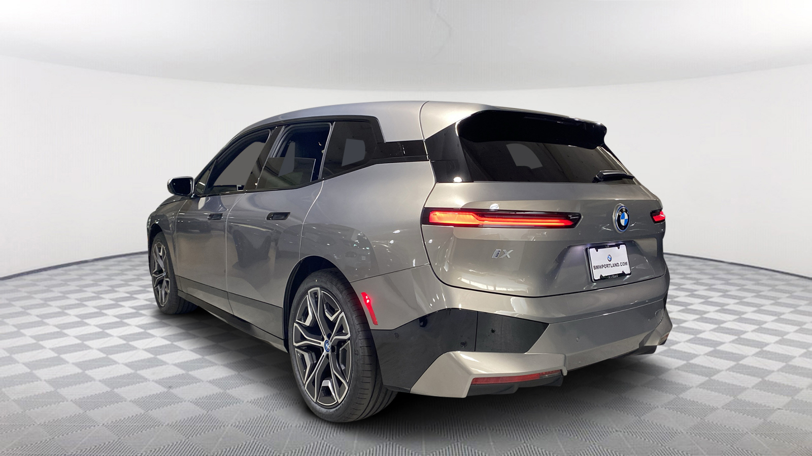 2025 BMW iX xDrive50 4