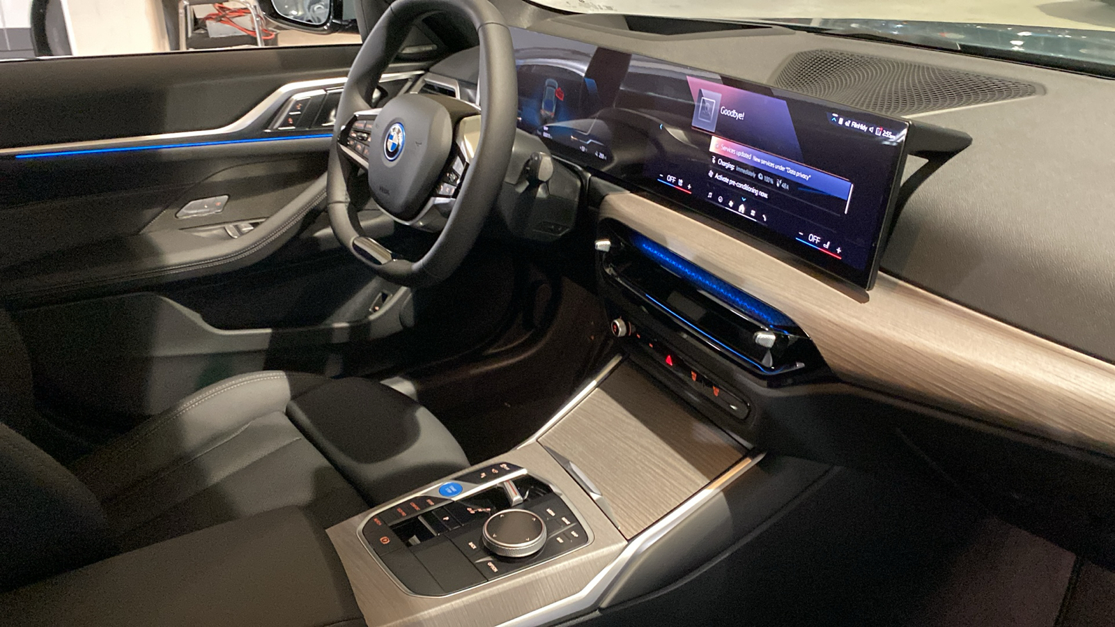 2025 BMW i4 eDrive40 35