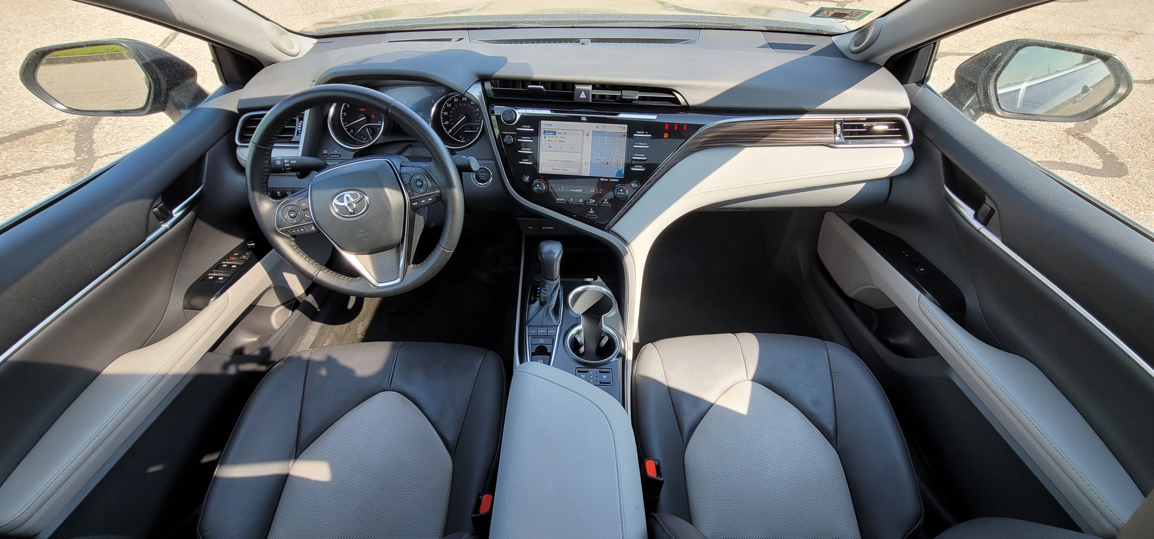 2020 Toyota Camry XLE 29