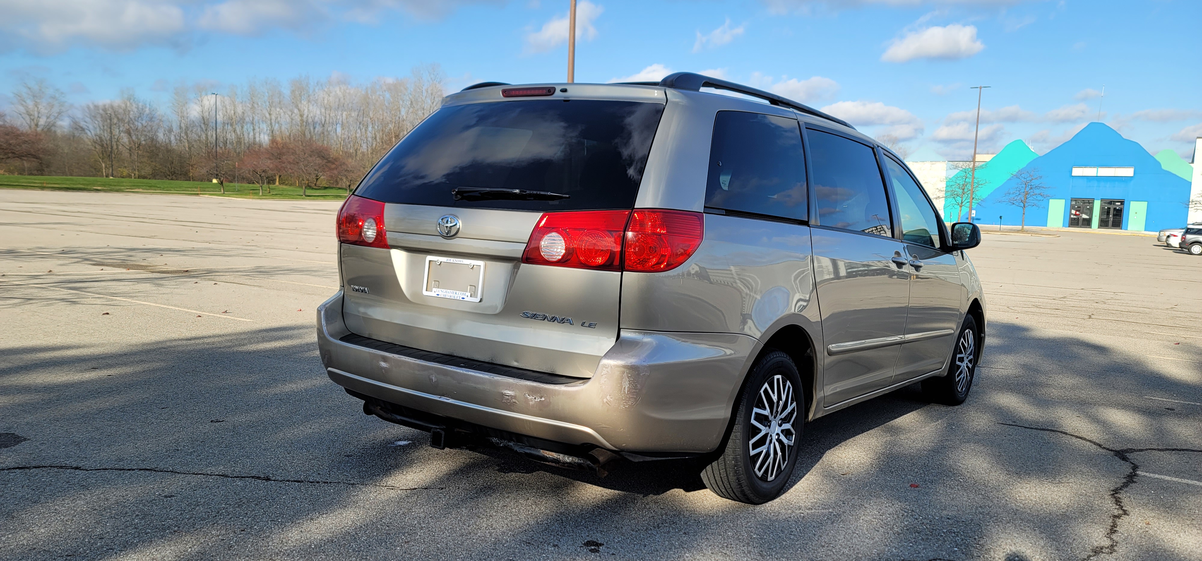 2009 Toyota Sienna LE 4