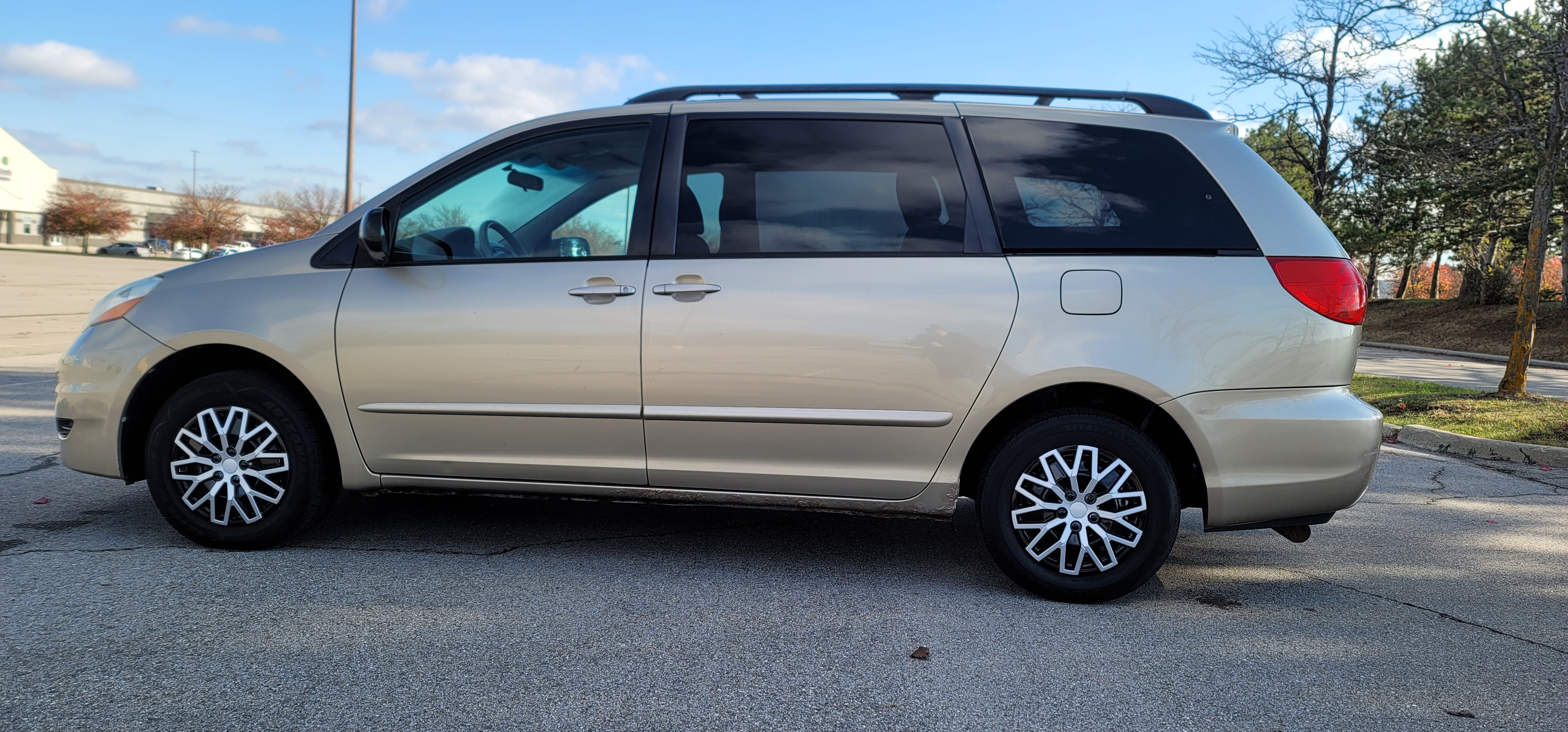 2009 Toyota Sienna LE 6