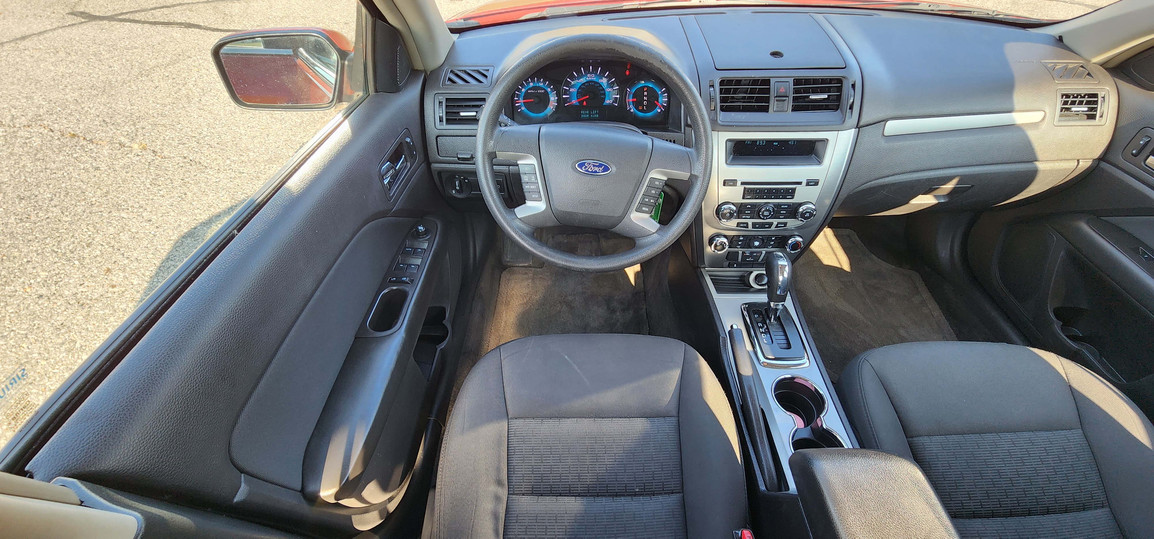 2010 Ford Fusion SE 28